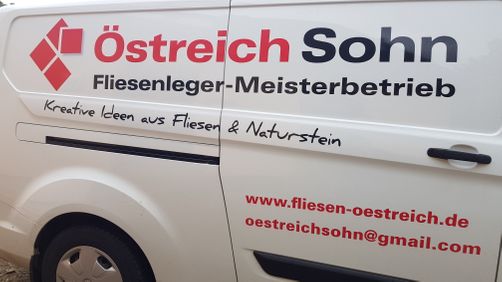 Fliesenlegermeister Helge Östreich in Stockelsdorf/Lübeck, Team, Qualifiziert, engagierte Mitarbeiter, langjährige Erfahrungen, Keramikplatten, Wandplatten, Bodenplatten, Bauplatten, Natursteinarbeiten, Mosaikarbeiten, Reparaturarbeiten, Außentreppen, Balkone, Terrassen, Östreich Sohn, Rensefelder Weg 2F, 23617 Stockelsdorf